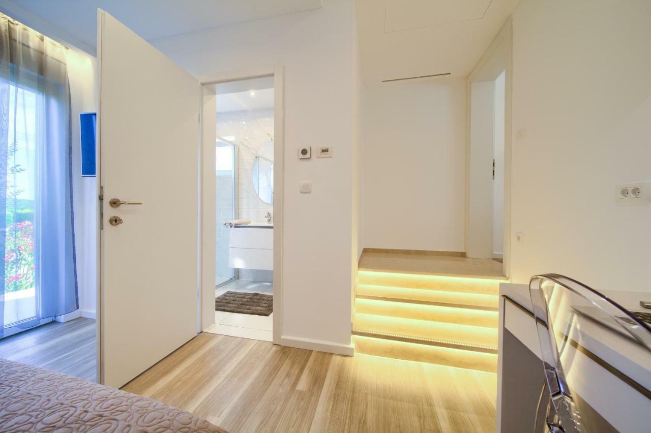 Holiday Home Elegant Vrh  Kültér fotó