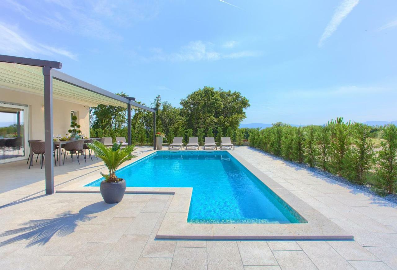 Holiday Home Elegant Vrh  Kültér fotó